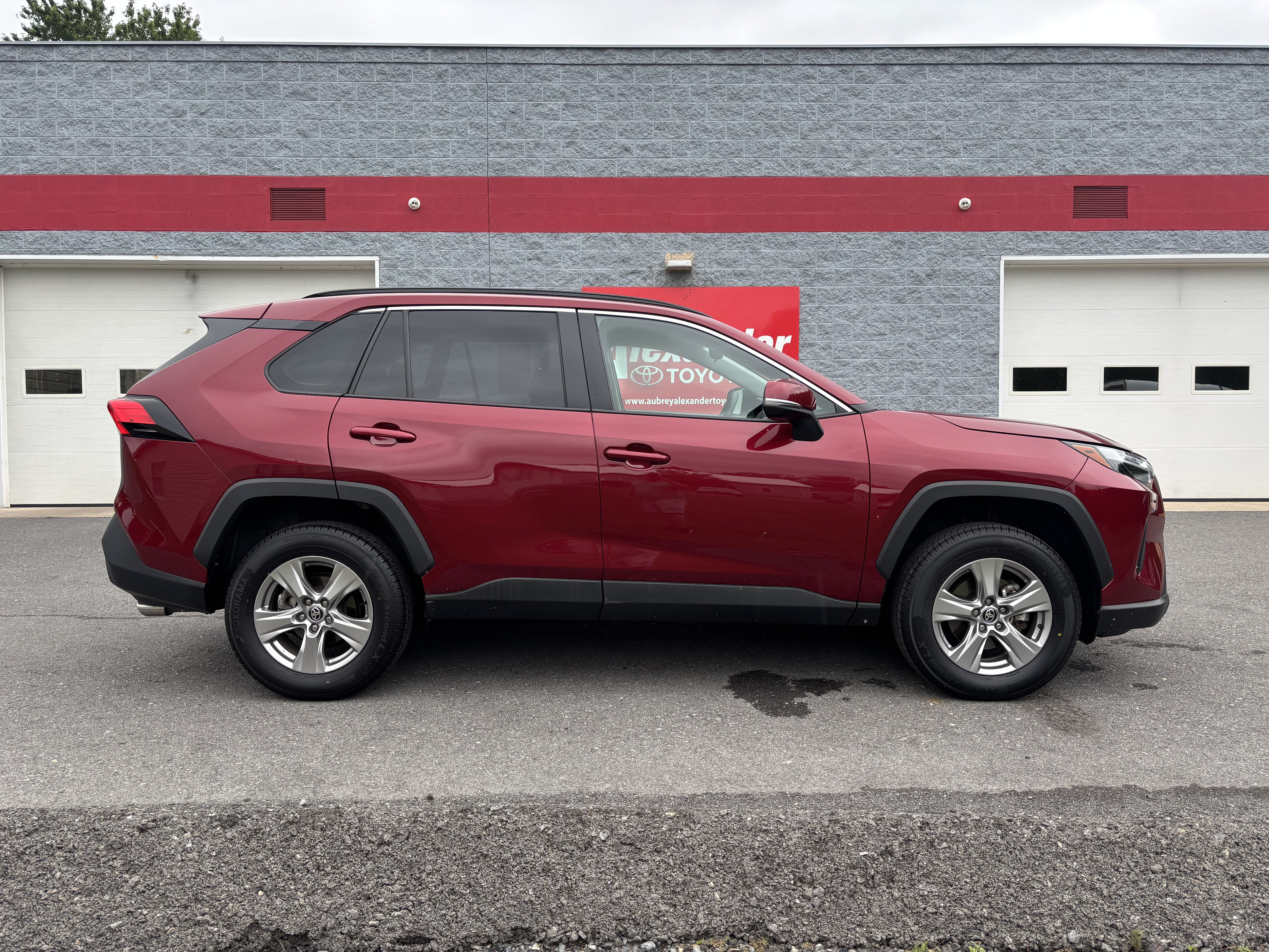 Certified 2025 Toyota RAV4 XLE AWD/4WD image 2