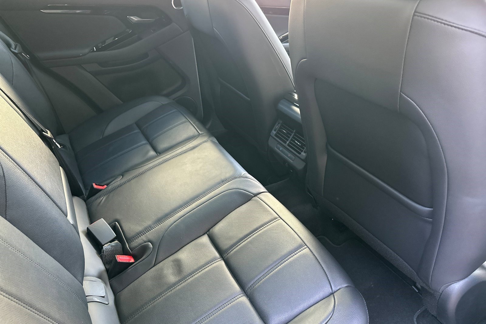 Certified 2024 Land Rover Range Rover Evoque Dynamic SE image 30