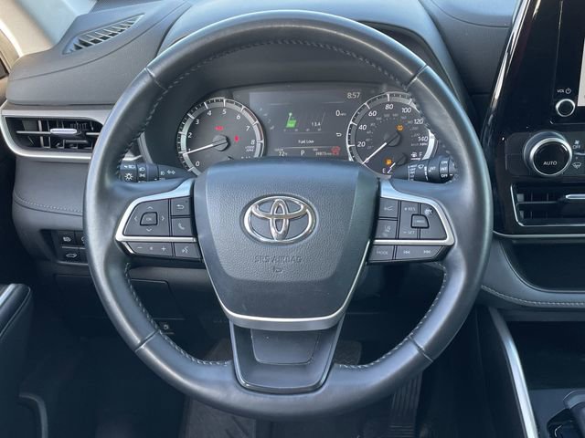 Used 2024 Toyota Highlander LE image 12
