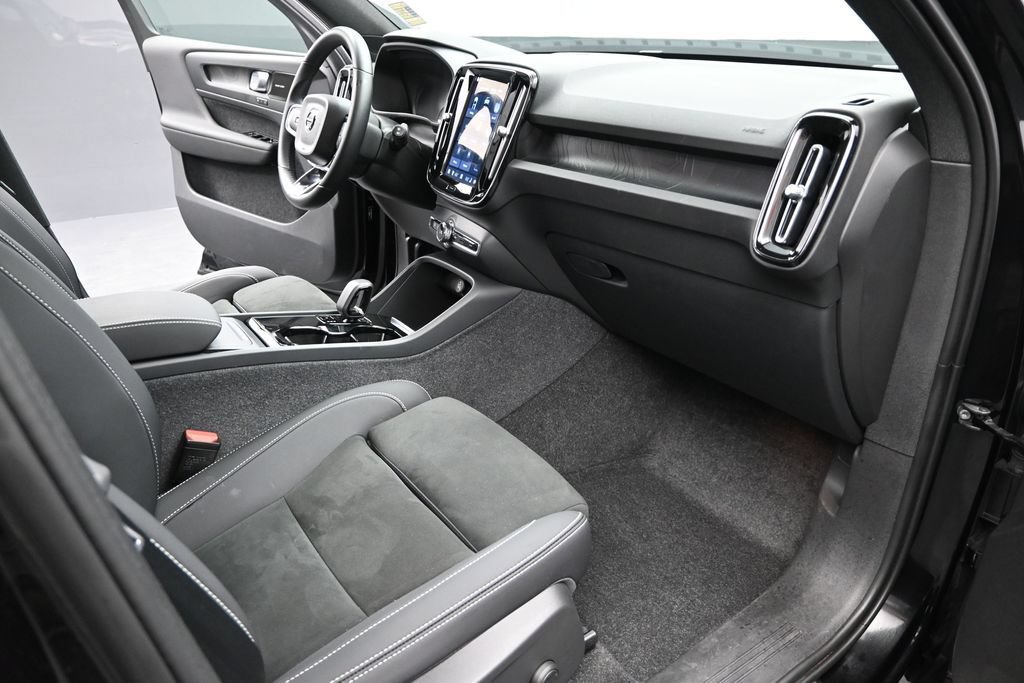 Used 2023 Volvo XC40 Recharge Ultimate w/ Protection Package Premier AWD/4WD image 24