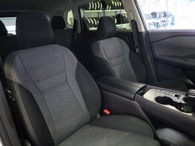 Used 2023 Nissan Rogue SV image 6