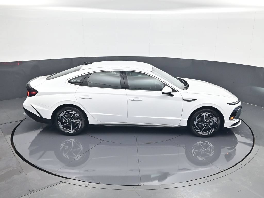 New 2026 Hyundai Sonata SEL FWD image 16