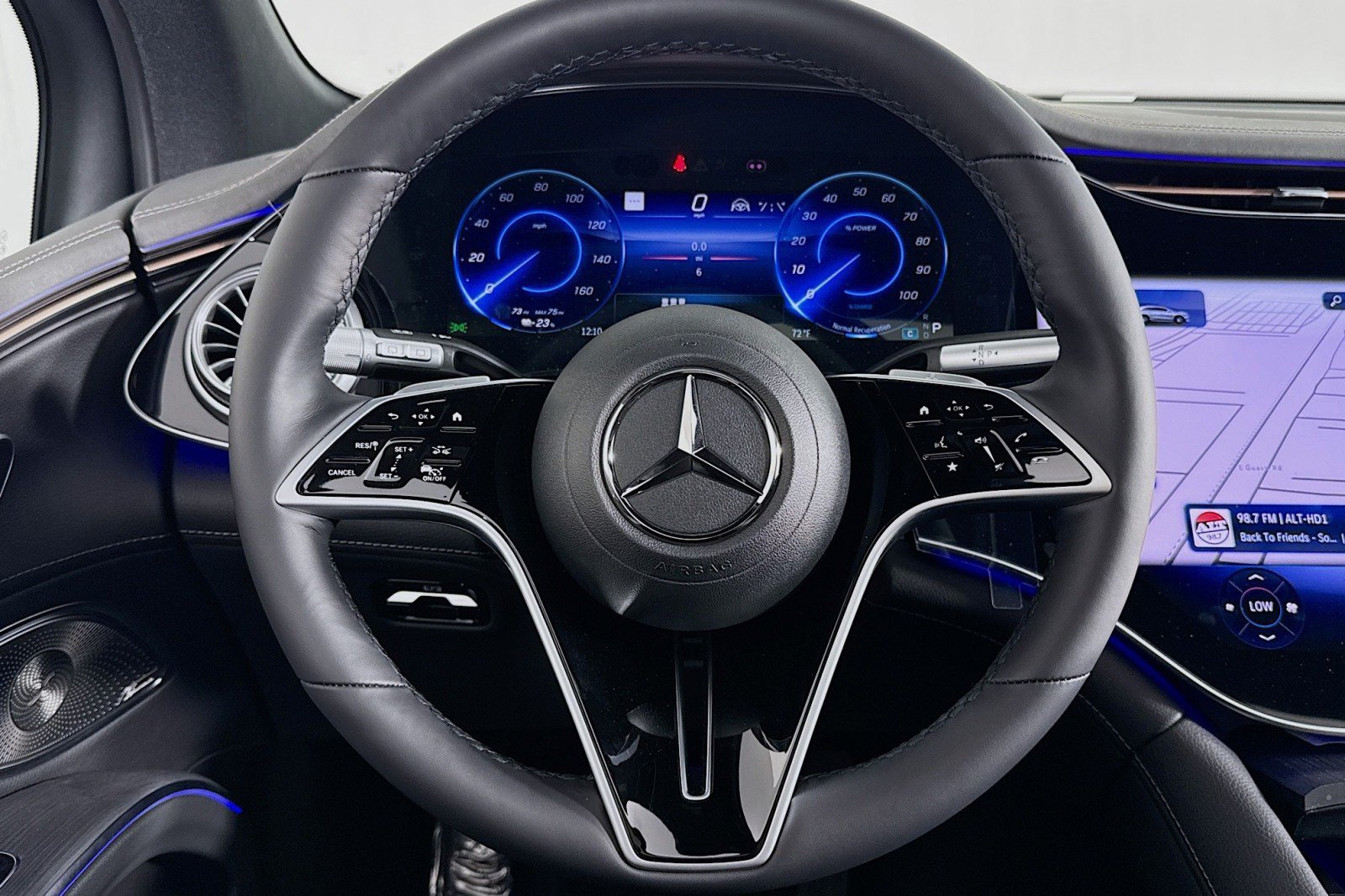 New 2026 Mercedes-Benz EQS 400 4MATIC SUV image 17