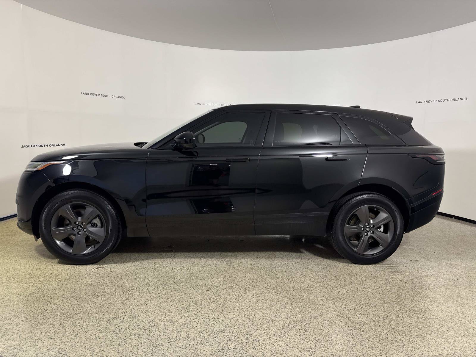 Used 2024 Land Rover Range Rover Velar S AWD/4WD image 2