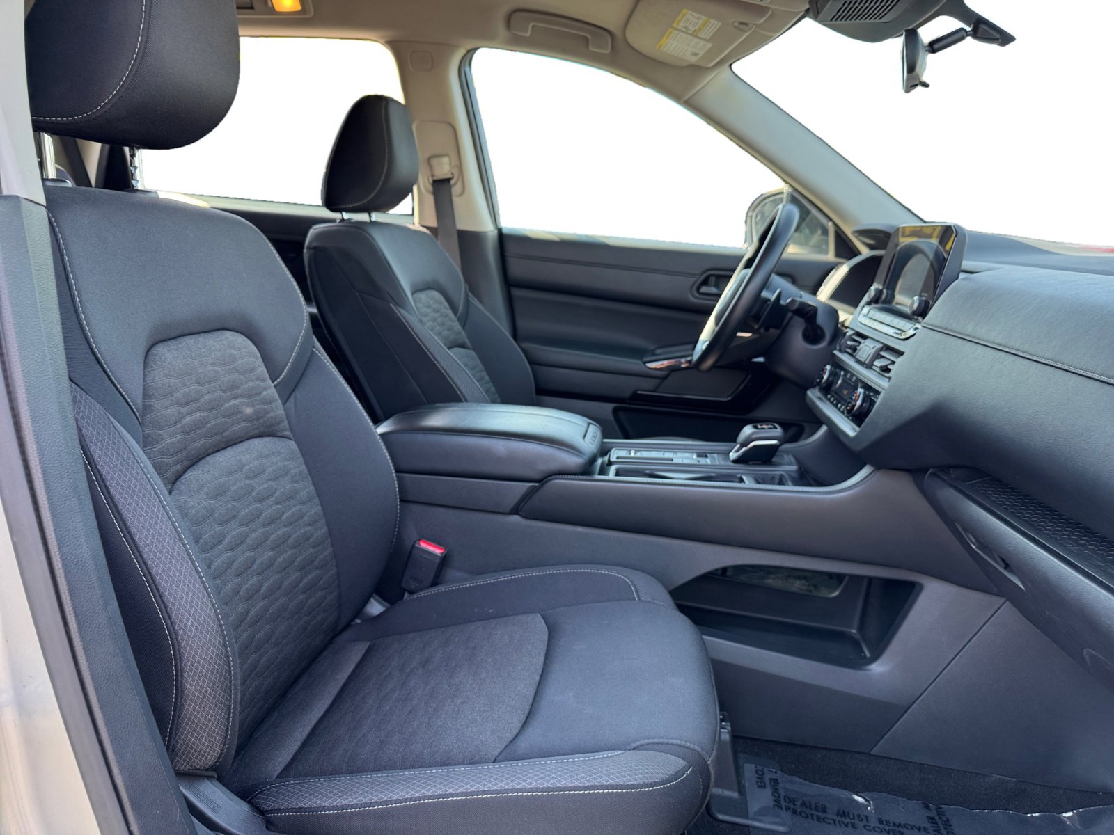 Used 2024 Nissan Pathfinder S FWD image 15