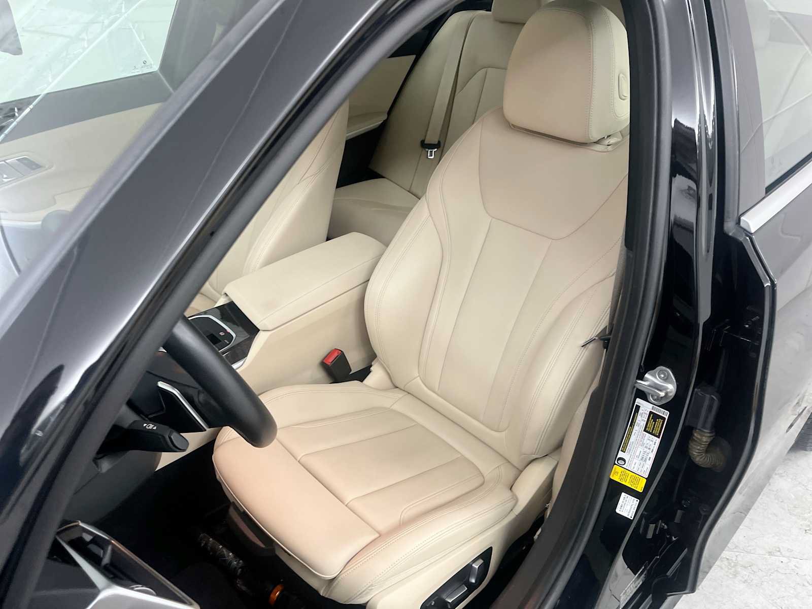 Used 2020 BMW 330i Sedan w/ Convenience Package RWD image 19
