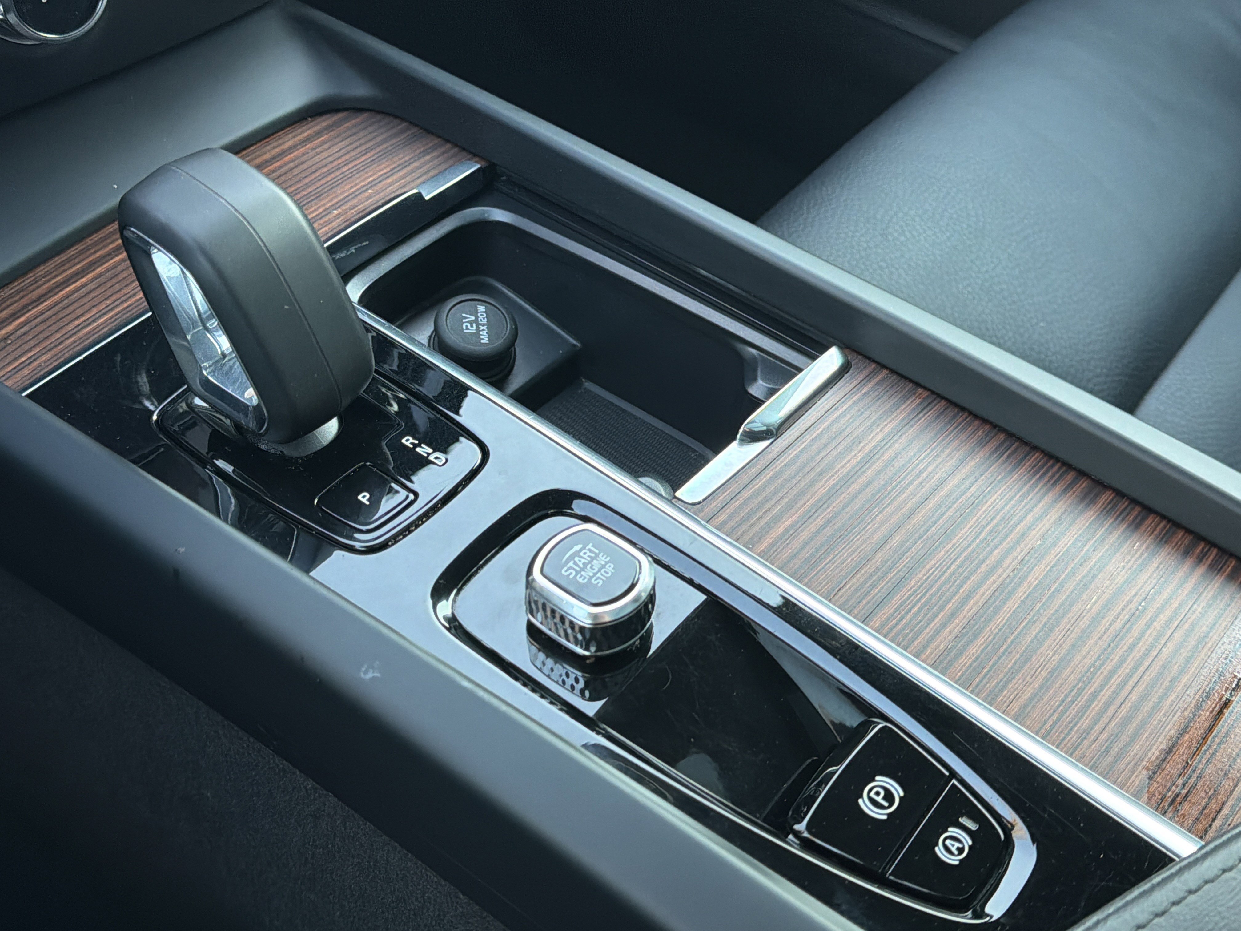 Certified 2025 Volvo V60 B5 Cross Country Plus image 26