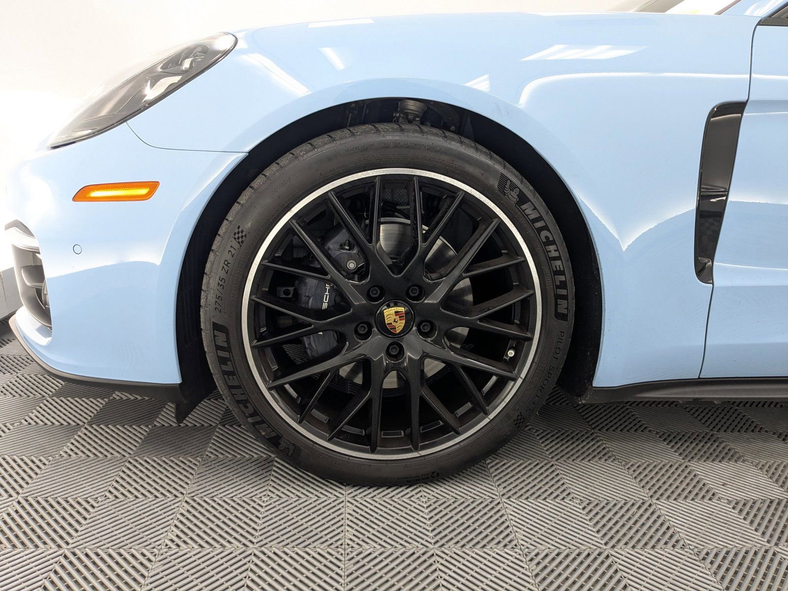 Certified 2023 Porsche Panamera image 16