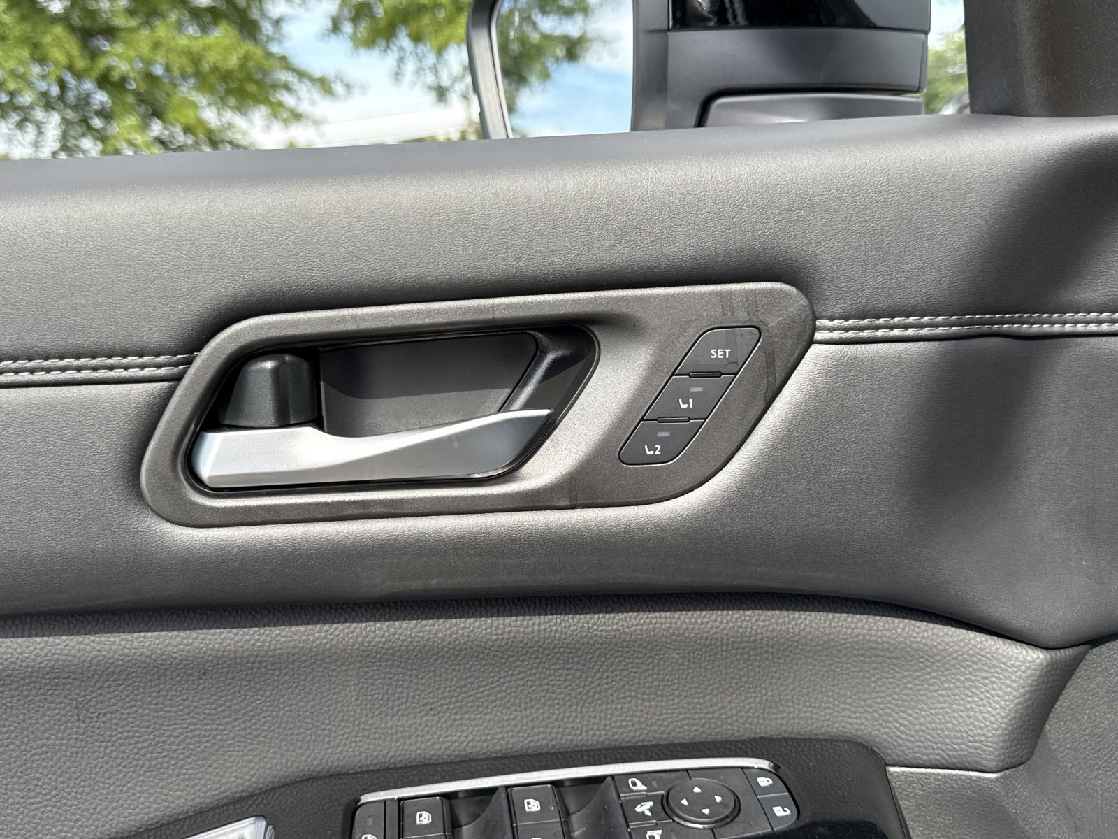 New 2026 Nissan Pathfinder Platinum FWD image 16
