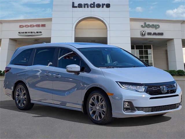 Used 2025 Honda Odyssey Touring image 3