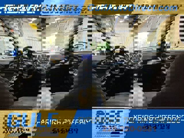 Used 2022 Chevrolet Malibu LT FWD image 2