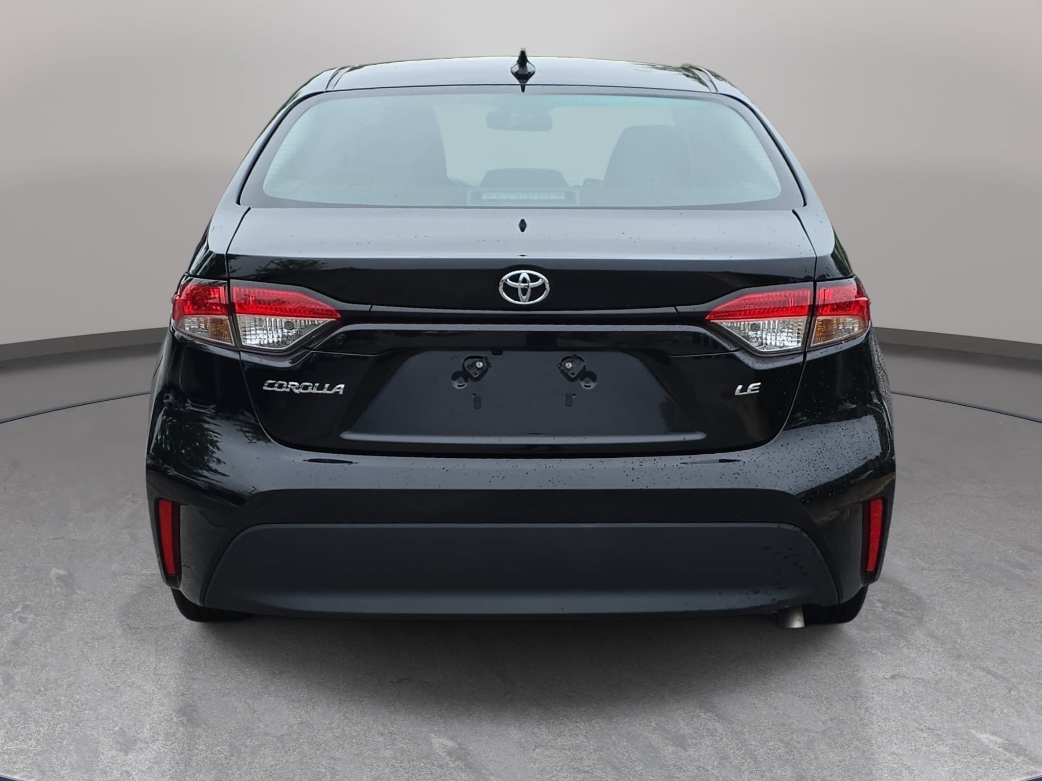 Used 2025 Toyota Corolla LE FWD image 6
