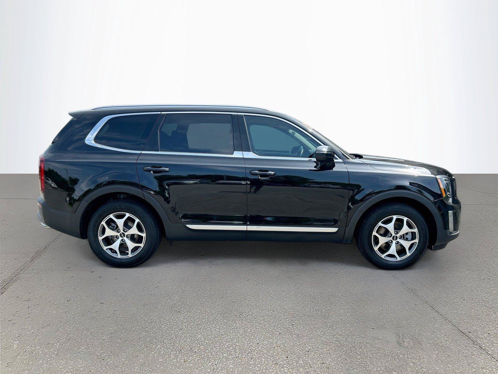Used 2022 Kia Telluride EX FWD image 3