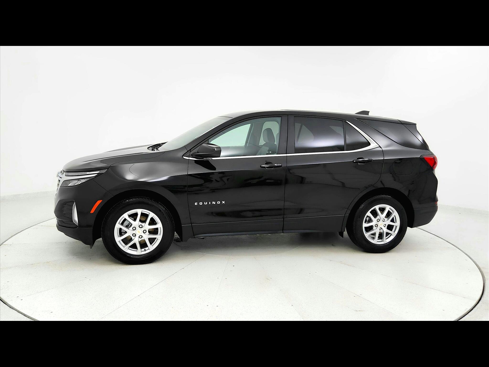 Used 2024 Chevrolet Equinox LT image 1