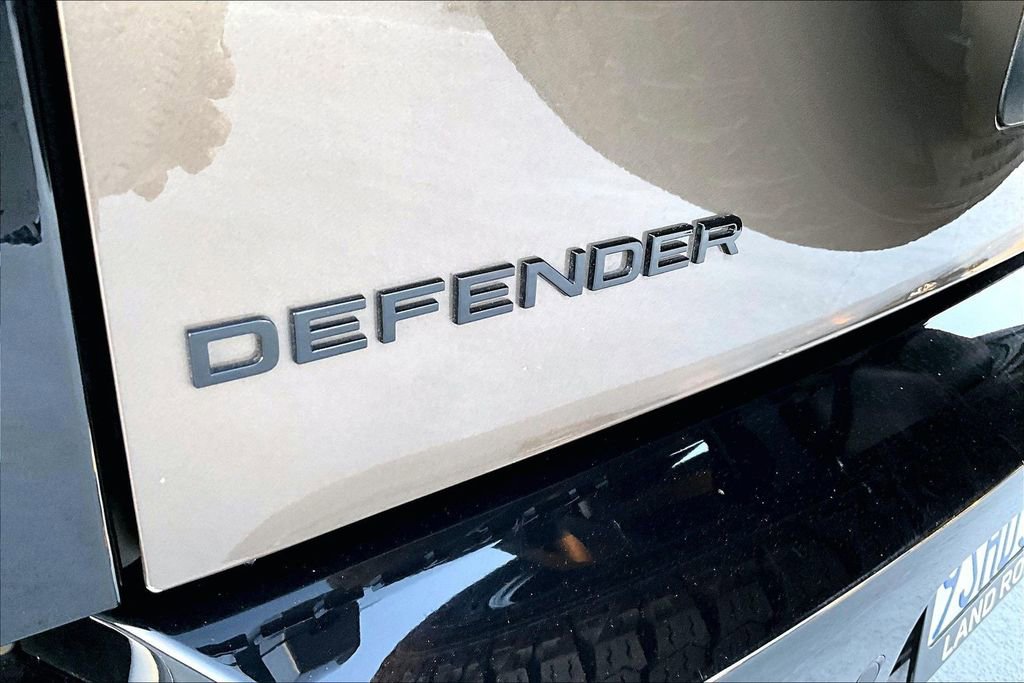 Certified 2025 Land Rover Defender 110 X image 22