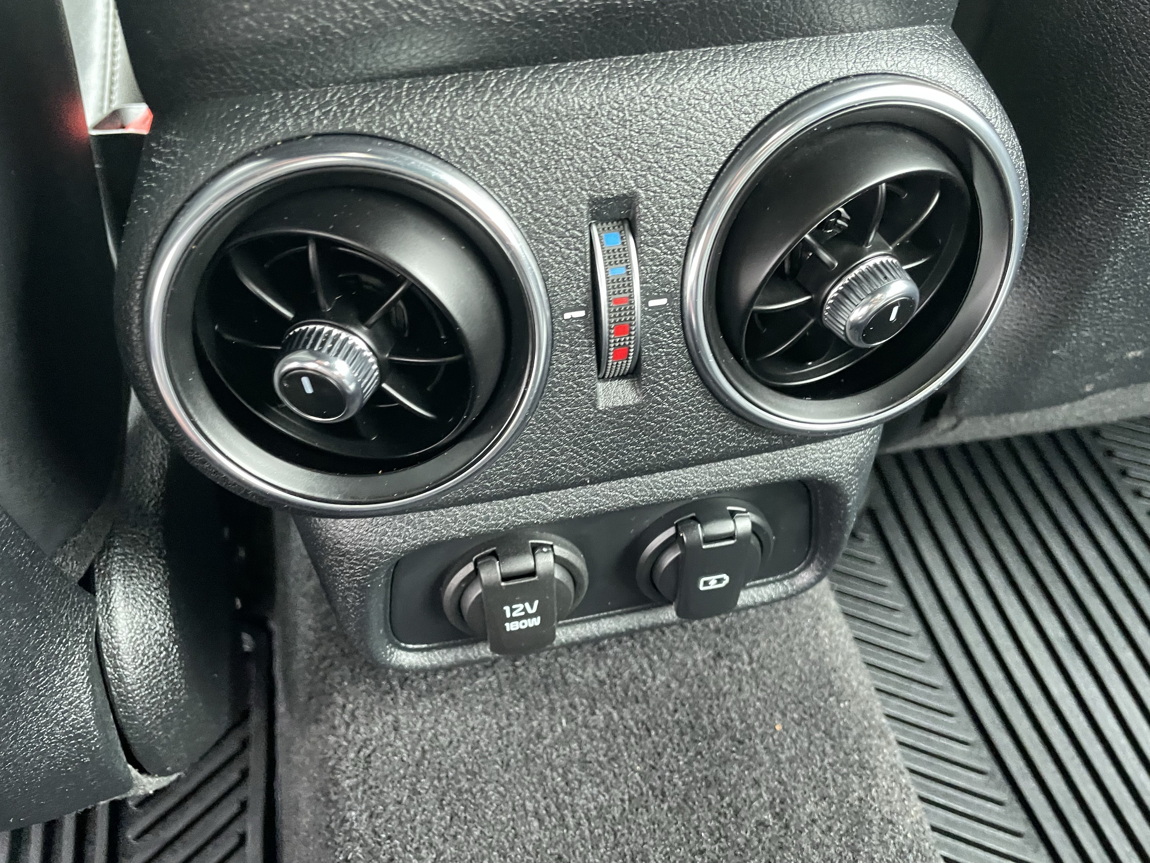 Used 2020 Kia Stinger GT2 AWD/4WD image 28