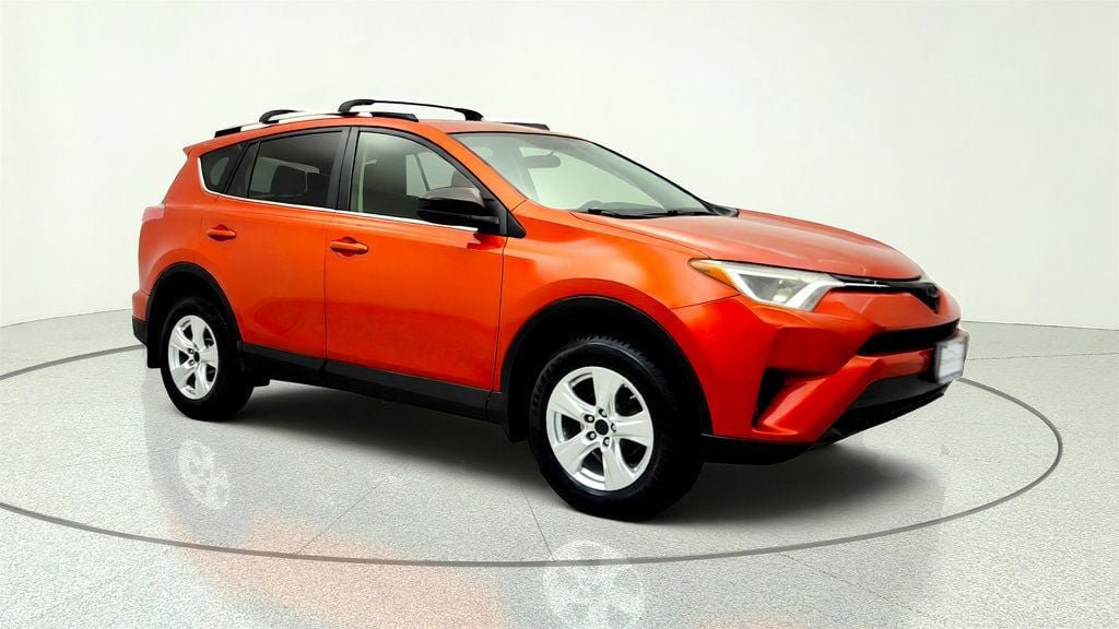 Used 2016 Toyota RAV4 LE FWD image 3