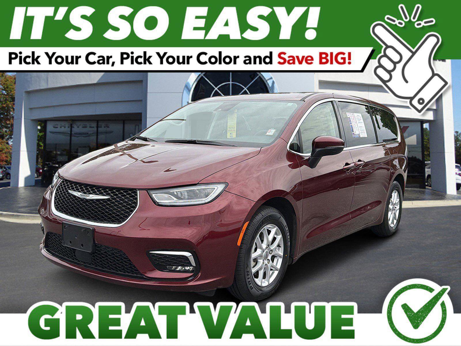Used 2023 Chrysler Pacifica Touring-L FWD image 1