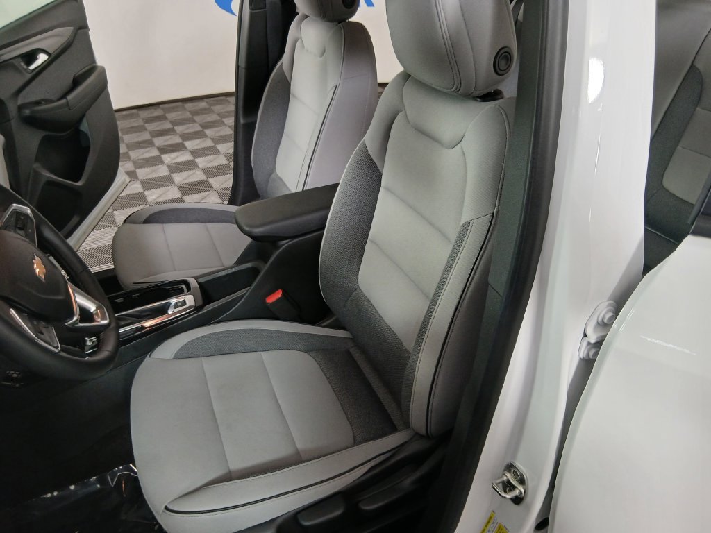 Certified 2024 Chevrolet TrailBlazer LT w/ LT Cold Weather Package FWD image 18