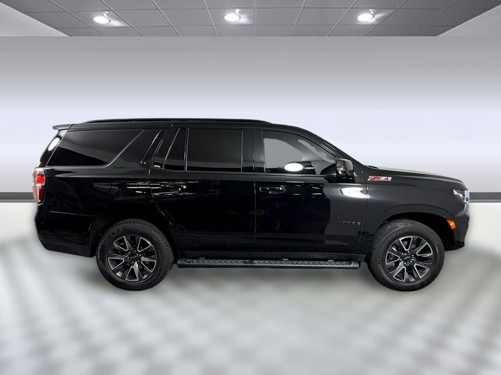 Used 2021 Chevrolet Tahoe Z71 w/ Z71 Off-Road Package AWD/4WD image 8