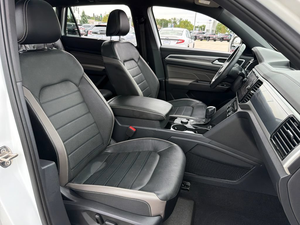 Certified 2023 Volkswagen Atlas Cross Sport SEL Premium R-Line AWD/4WD image 28