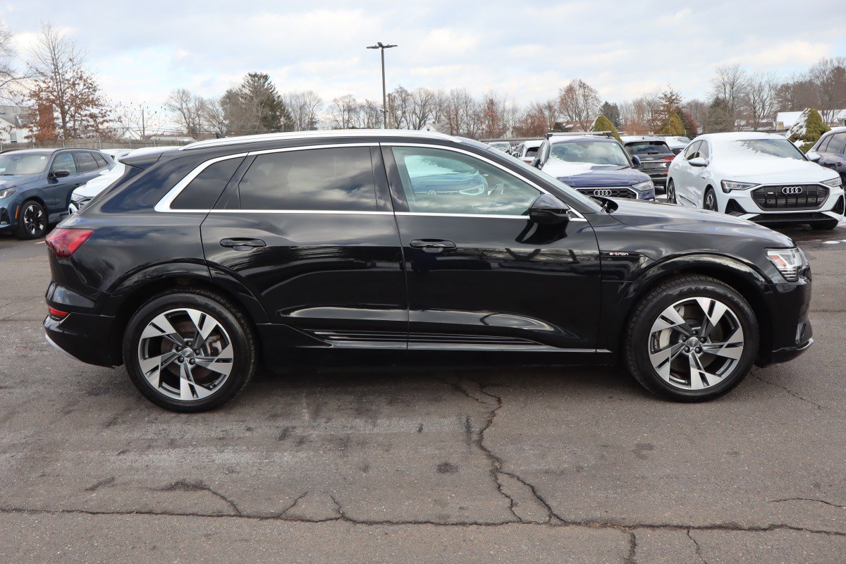 Used 2021 Audi e-tron Premium image 4