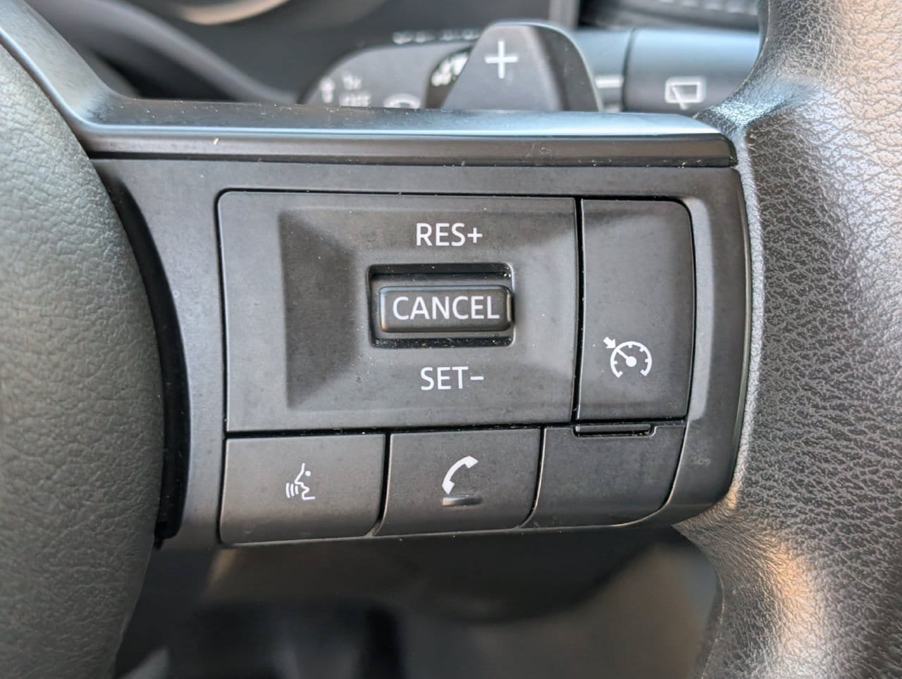 Used 2023 Nissan Rogue S FWD image 22