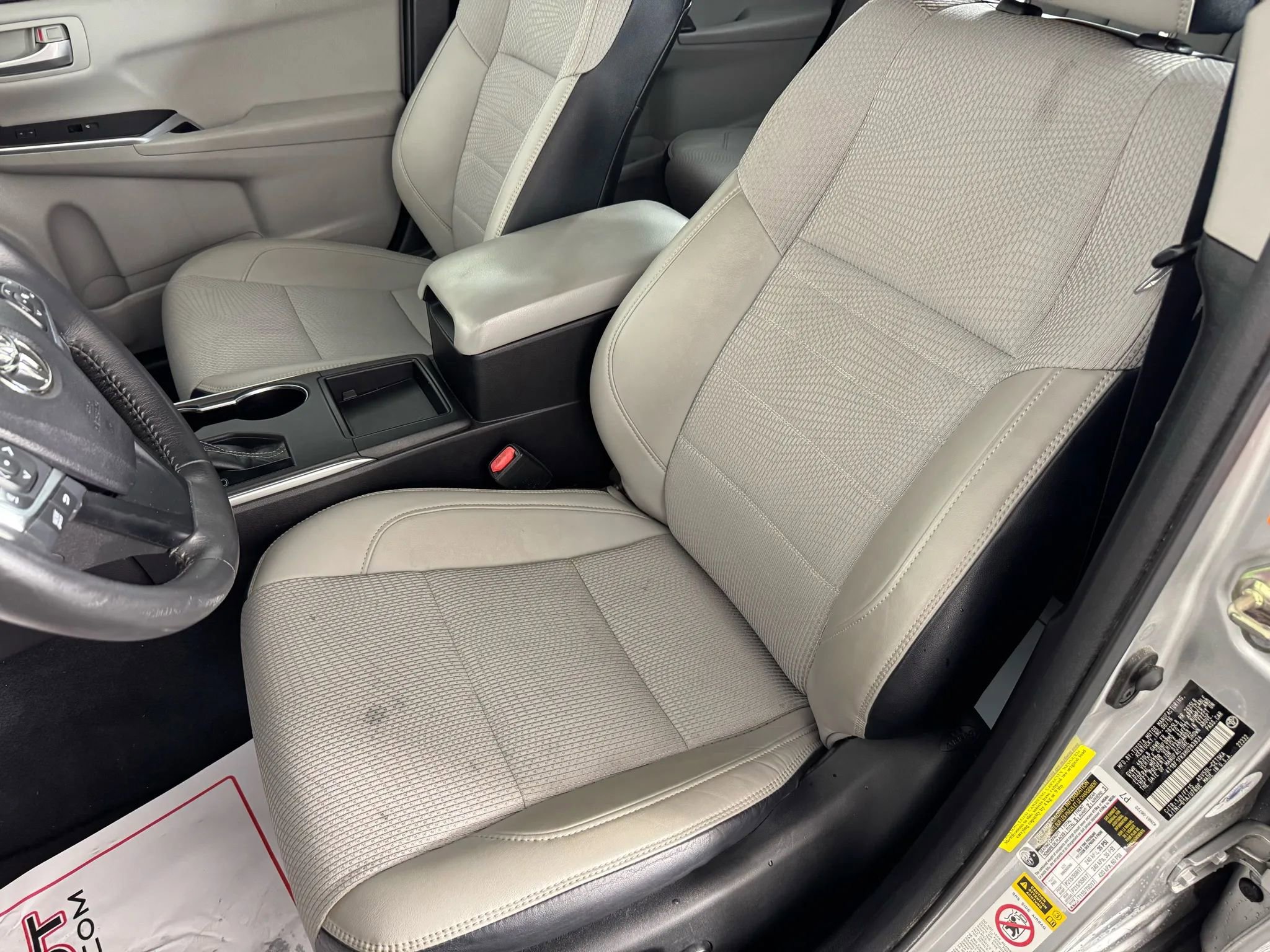 Used 2017 Toyota Camry SE image 29