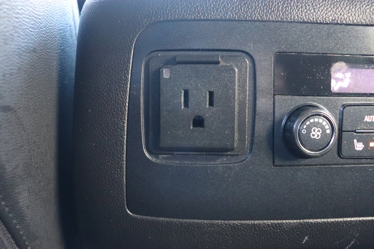 Used 2017 GMC Yukon XL SLT image 24