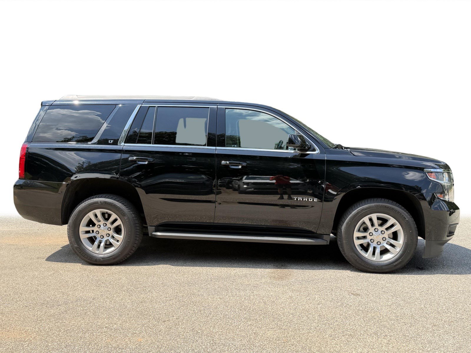 Used 2018 Chevrolet Tahoe LT w/ Luxury Package RWD image 29