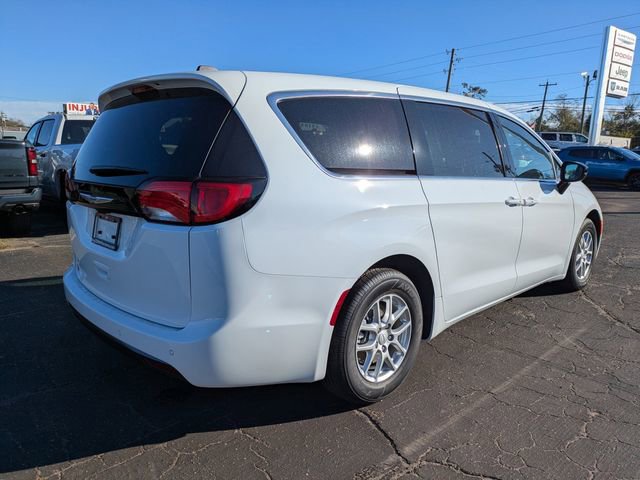 New 2026 Chrysler Voyager LX FWD image 4