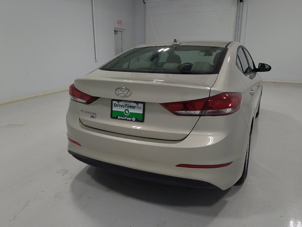 Used 2018 Hyundai Elantra SE w/ SE Connectivity Package 04 FWD image 7