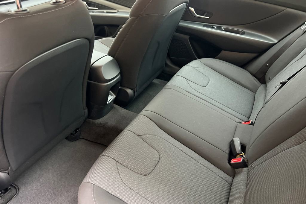 New 2026 Hyundai Elantra SE image 10