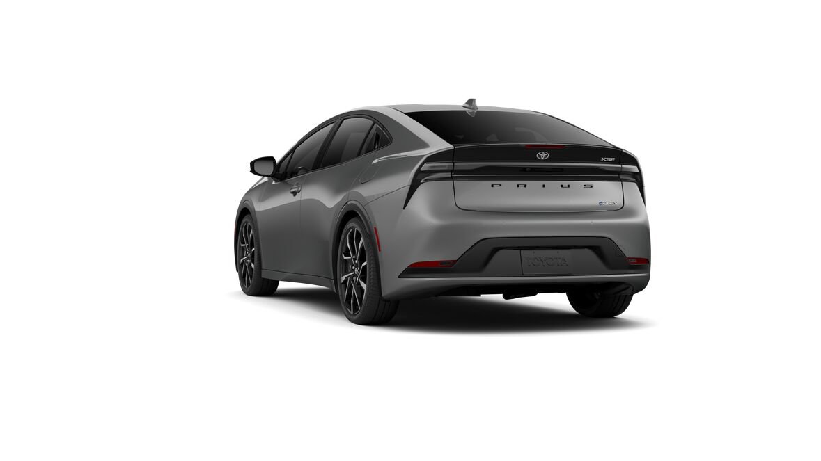 New 2027 Toyota Prius Plug-In Hybrid FWD image 4