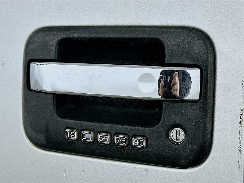 Used 2011 Ford F150 XLT w/ XLT Chrome Pkg image 32