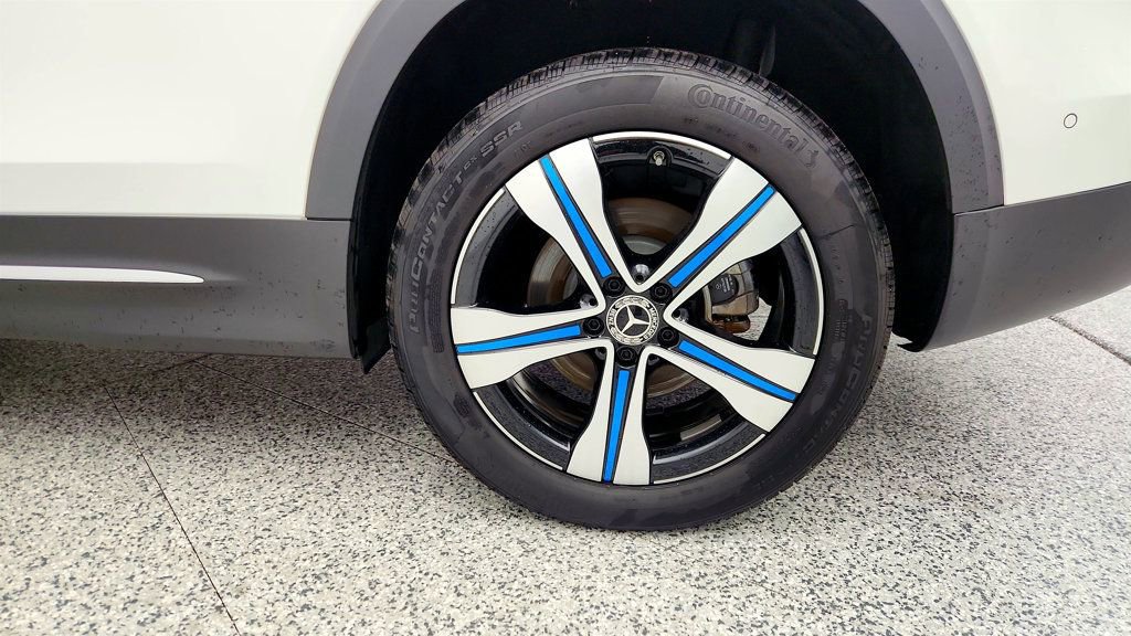 Used 2023 Mercedes-Benz EQB 250+ w/ Exclusive Package image 9