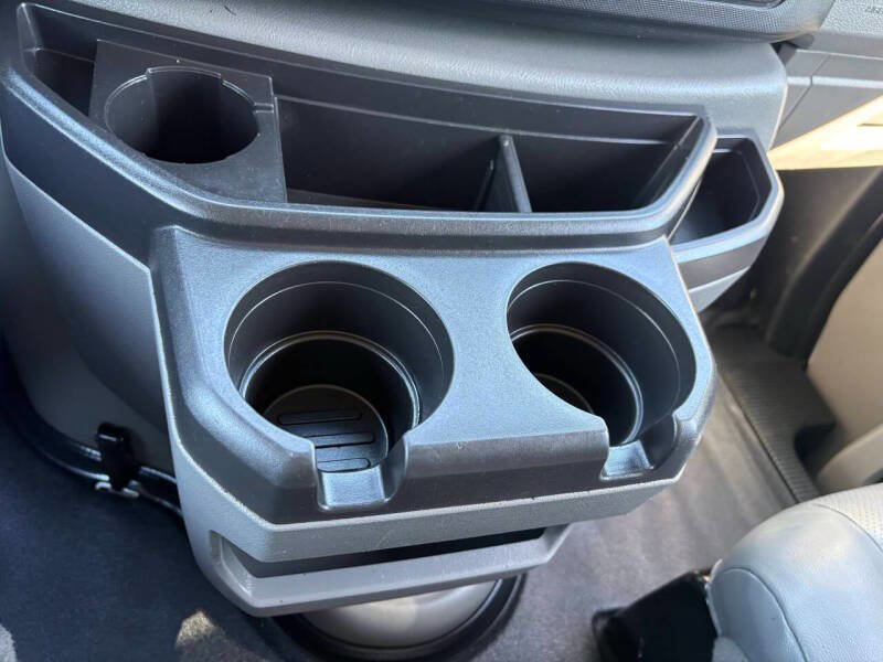 Used 2014 Ford E-250 and Econoline 250 Extended w/ Power Group image 11