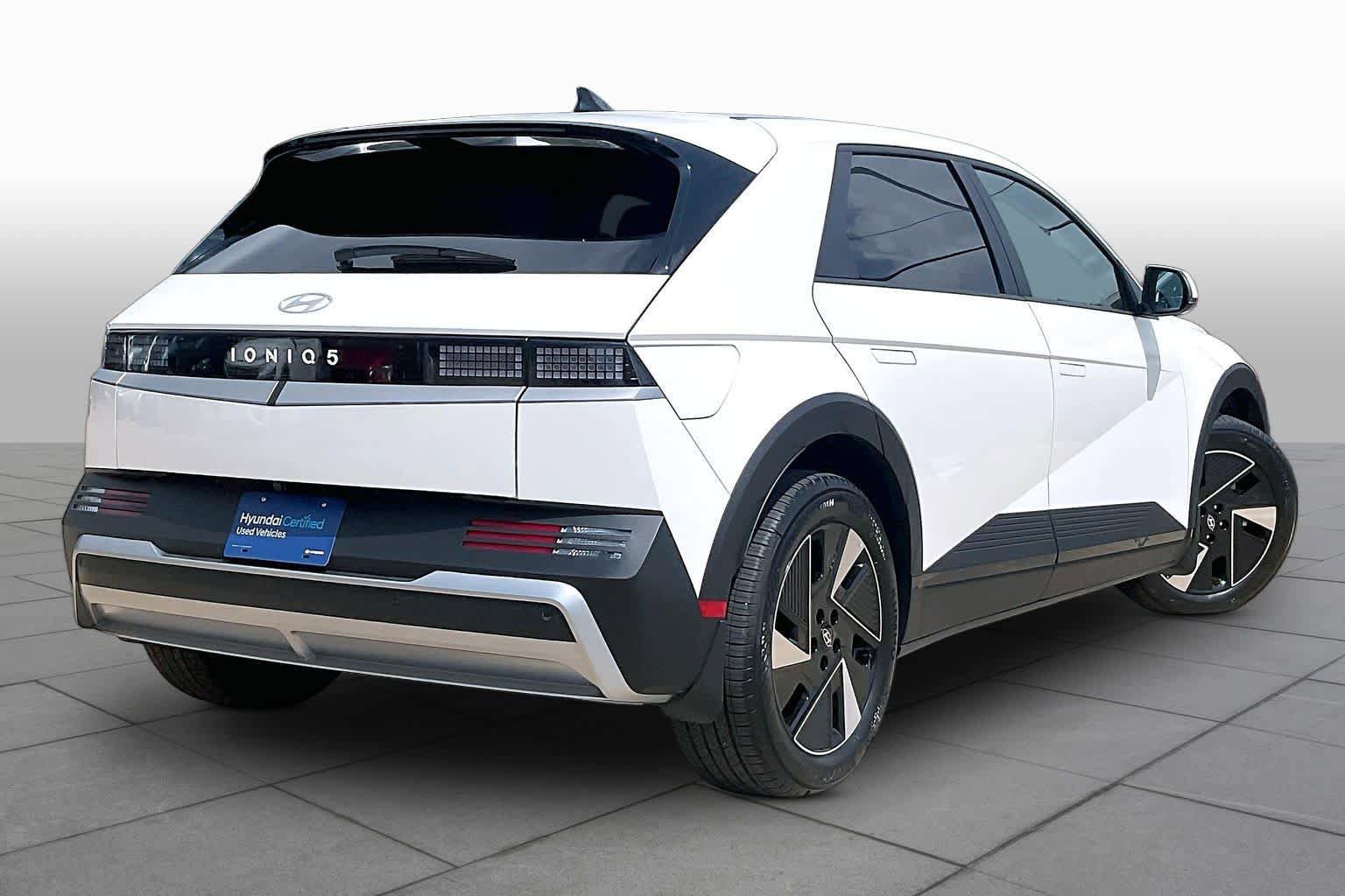 Certified 2026 Hyundai Ioniq 5 SEL RWD image 12