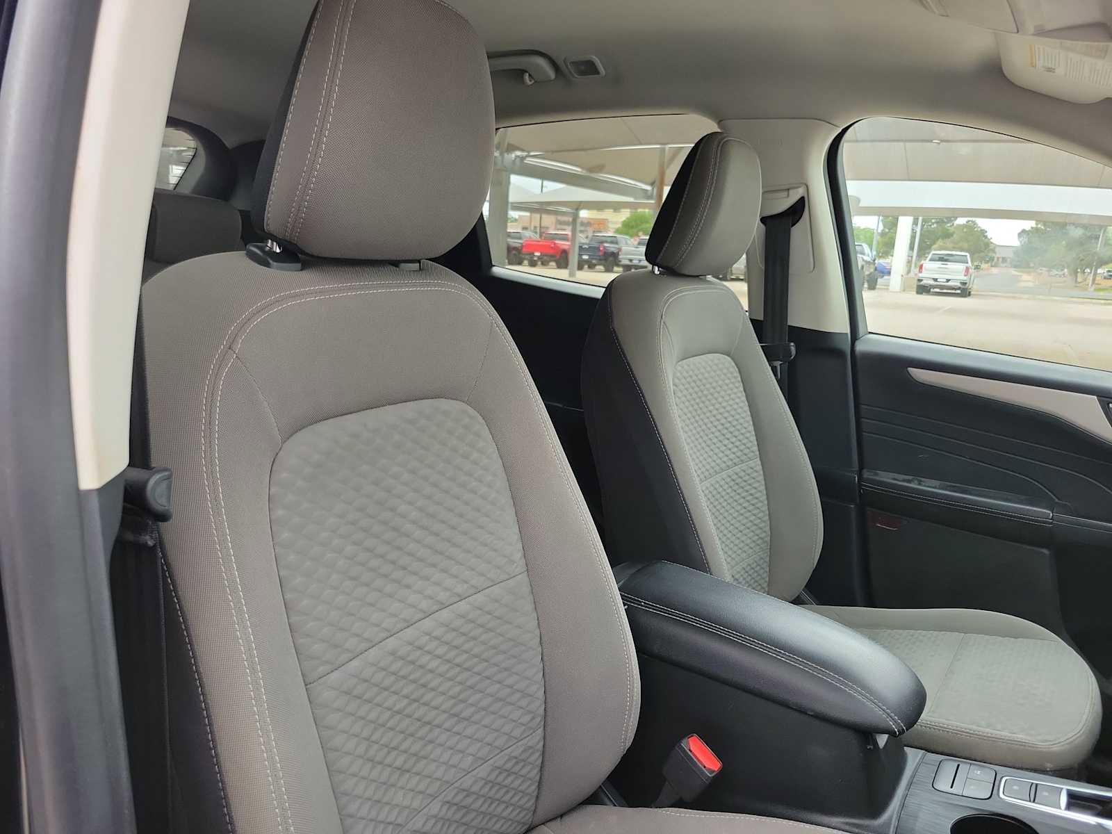 Used 2021 Ford Escape SE w/ Cold Weather Package image 18