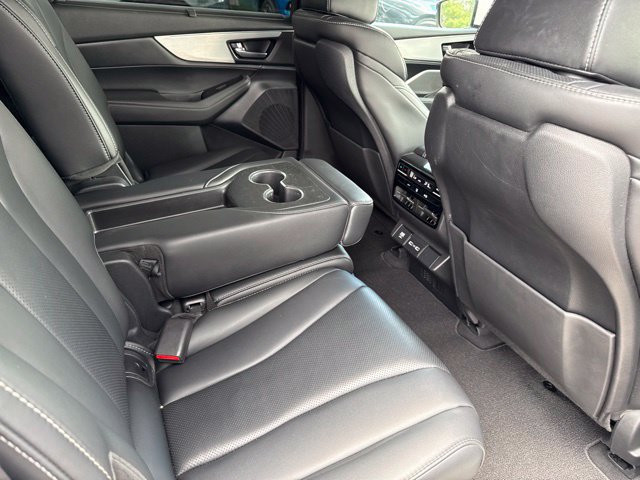 Used 2023 Acura MDX w/ Technology Package FWD image 17