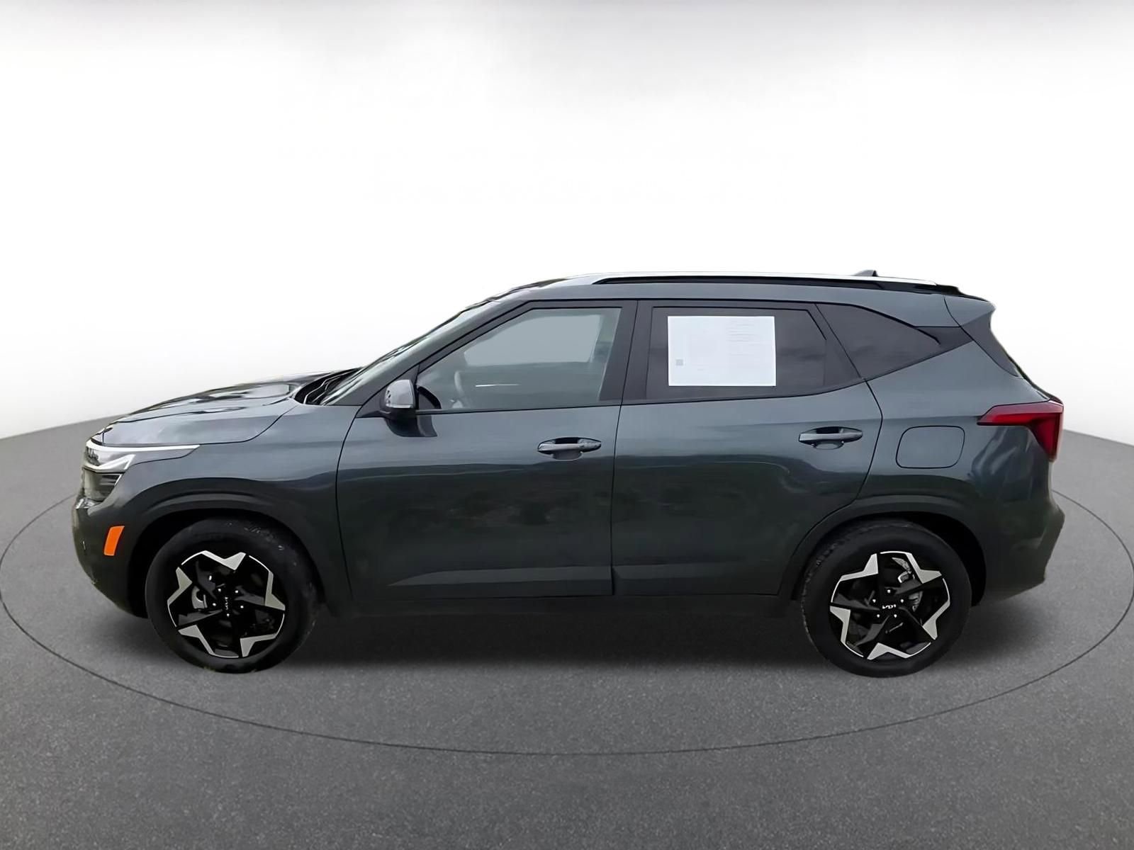 Used 2025 Kia Seltos S FWD image 9