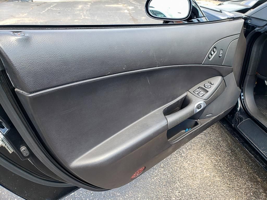 Used 2006 Chevrolet Corvette Convertible w/ Preferred Equipment Group image 11