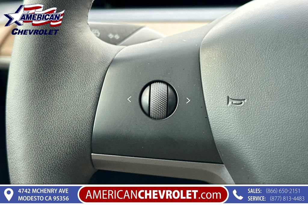 Used 2025 Tesla Model Y Long Range RWD image 32