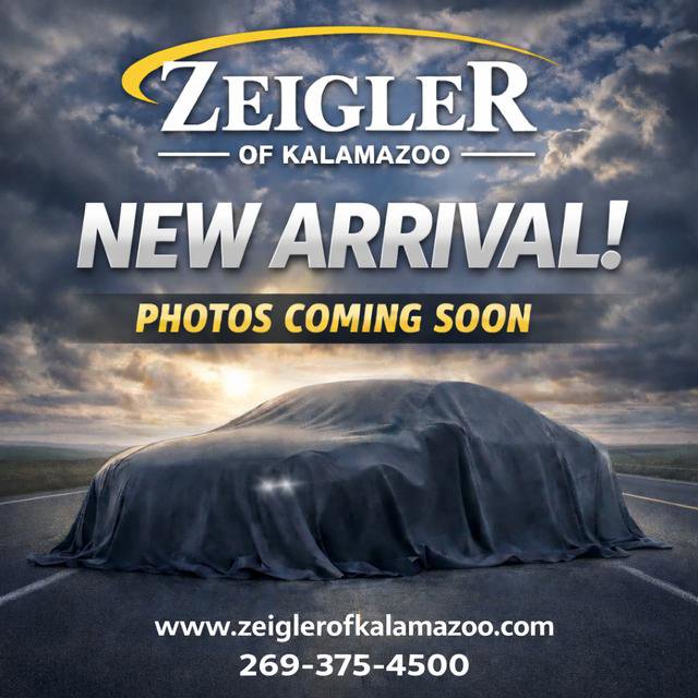 Used 2025 Chrysler Pacifica Limited image 1