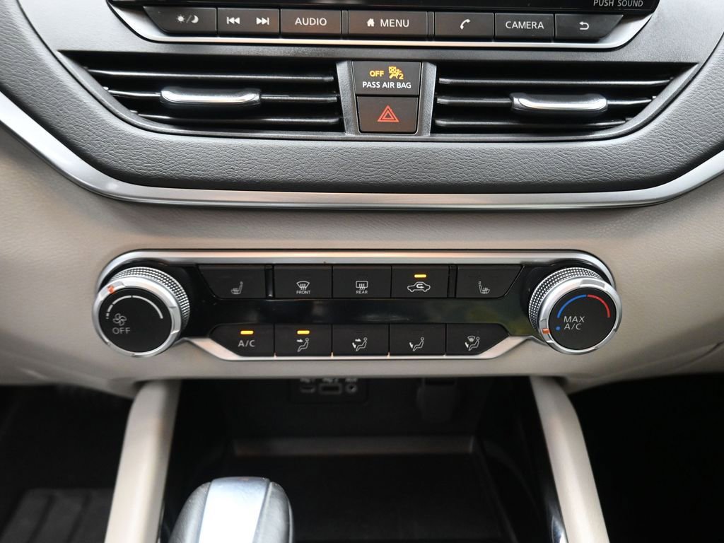 Used 2022 Nissan Altima 2.5 SV w/ SV Premium Package image 9