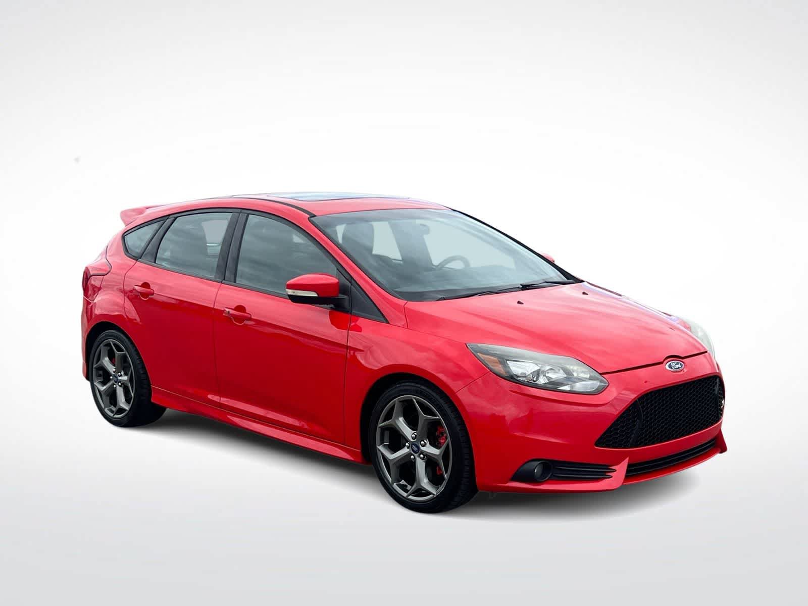 Used 2014 Ford Focus ST w/ Equipment Group 202A FWD image 2