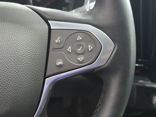 Used 2023 Chevrolet Traverse LT w/ Rear Camera Mirror Package image 23