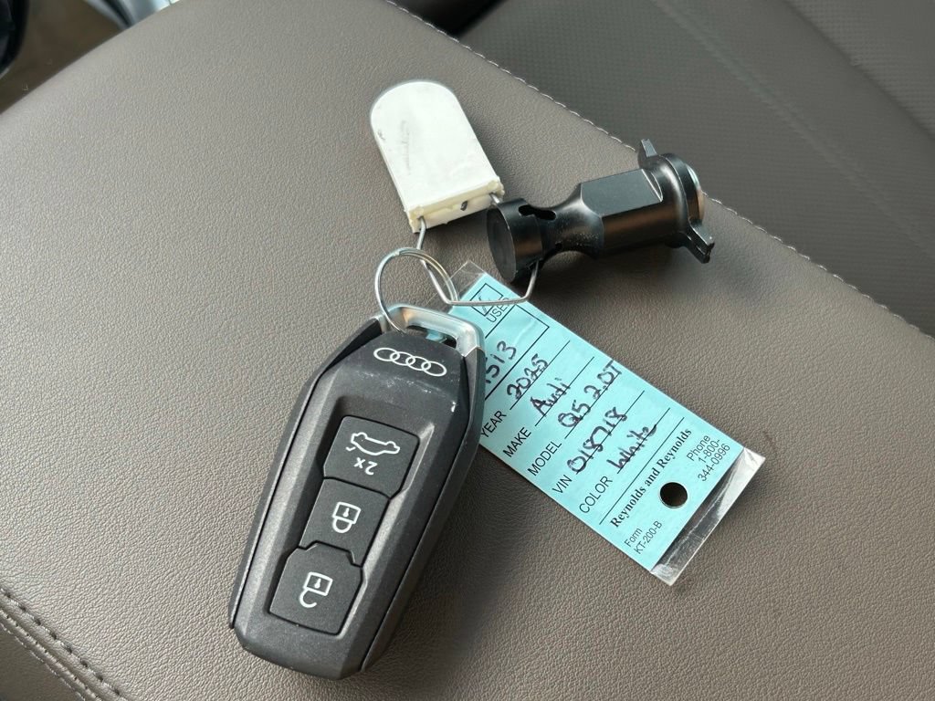 Used 2025 Audi Q5 Premium Plus w/ Premium Plus AWD/4WD image 54