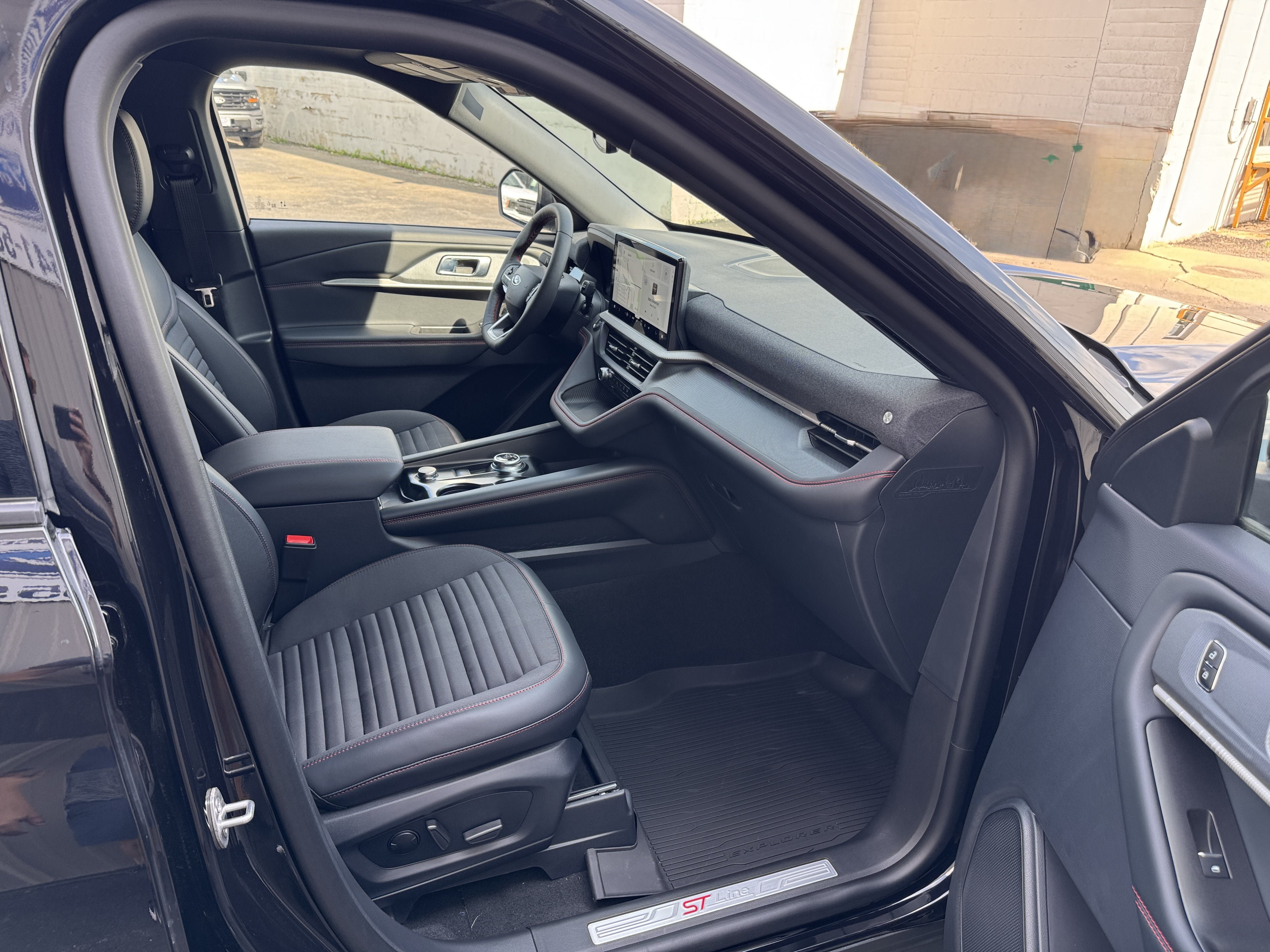 New 2026 Ford Explorer ST-Line w/ ST-Line Street Pack AWD/4WD image 28