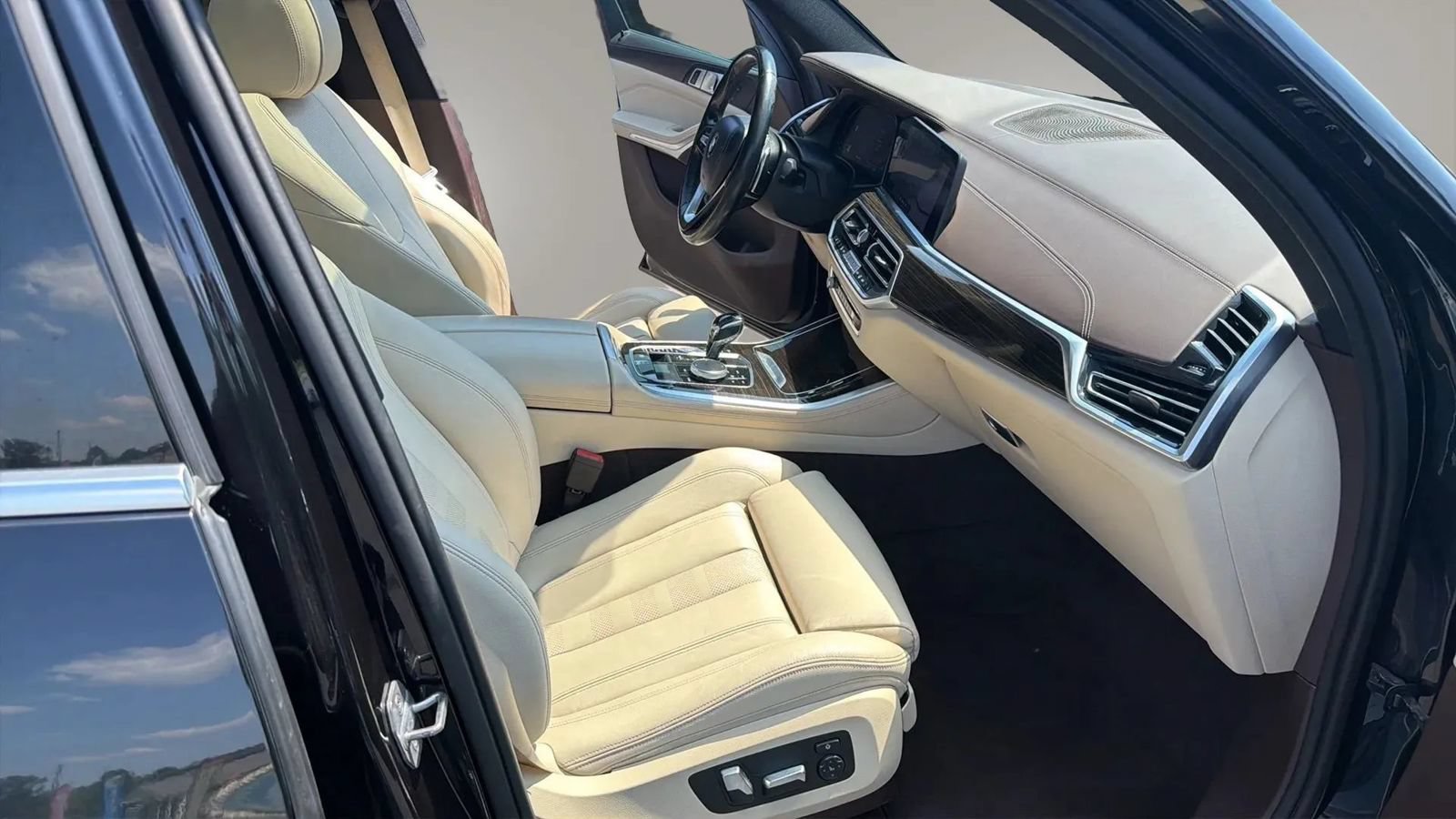 Used 2019 BMW X5 xDrive40i w/ Convenience Package AWD/4WD image 16